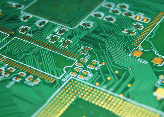 購入 レーザー パッドの直線方法（直径0.5~3.0mm）およびはんだのマスク プロセスの直接イメージ投射PCB online manufacture